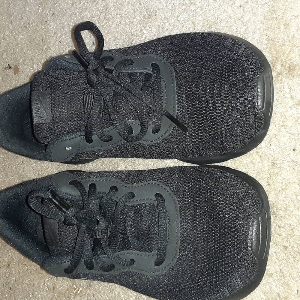 Kids nike tanjun shoes